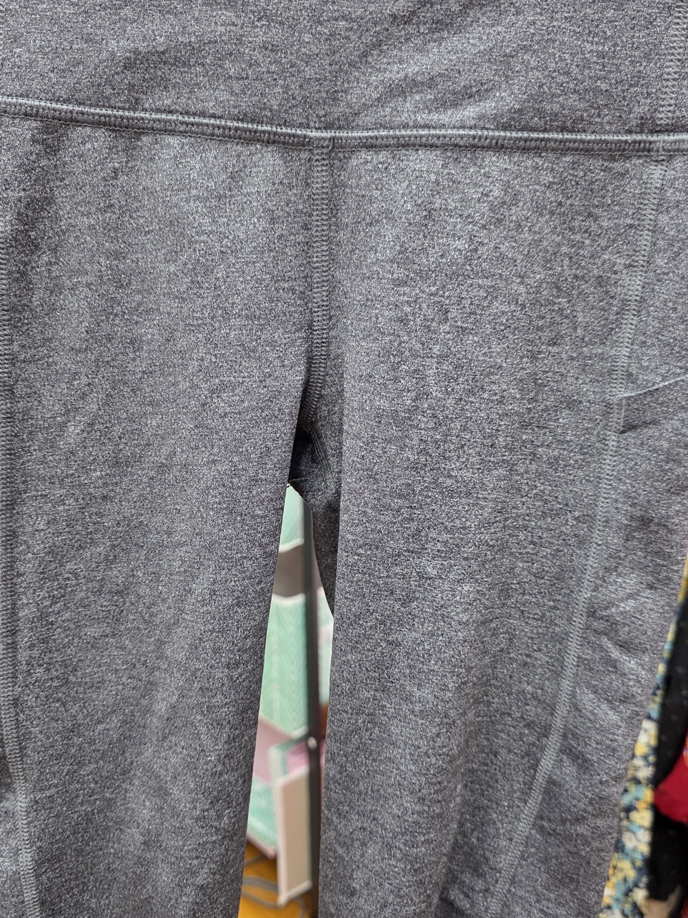 lululemon athletica Heather Gray Capri Leggings with Black Mesh Insets Sz 2 - Picture 2 of 10